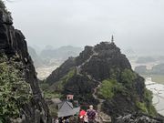 ムア洞窟の上の方を登りました。