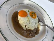 ロコモコです。ドリンクも一つ付いています。