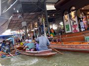 水上マーケット