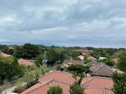 赤い屋根が印象的な竹富島