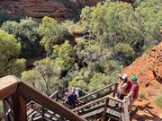 階段も数ヶ所あり