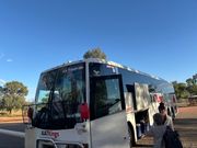 バスの荷物室に飲料水あり（補充可能）