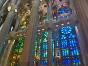 荘厳なステンドグラス青