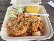 昼食のガーリックシュリンプ