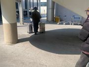 母達の荷物を真っ先に持ってくれました