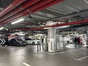 駐車場内を斜め左に進む