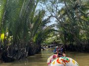 手漕ぎボートに乗って