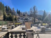 リンダーホーフ城の庭。
彫刻？が箱に隠されていて見れなかったのが残念。