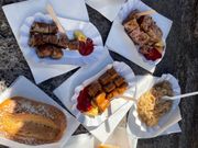 ガイドさんチョイスのパンとソーセージ。とっても美味しかった！ここのザワークラウトが1番美味しかった。