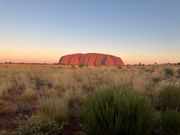 夕陽に照らされるウルル