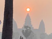 春分の日ではないのですが、撮影位置を少しずらすとピッタリ真上に。よい思い出になりました。