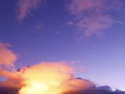 噴火と星空