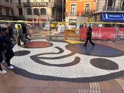 ミロのモザイク画 週末でしたが空いてるタイミングで撮れました！