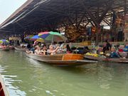 水上マーケット