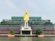 ランチクルーズで通過した新しいタイ国会議事堂