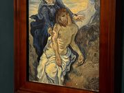 館内の装飾も素晴らしいですが、有名な作家の絵が多数、普通に飾られています【ゴッホ】。