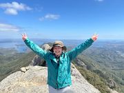 登山初心者の68歳でも登れました。素晴らしい眺めで最高の気分。とても親切なガイドさんのおかげです。