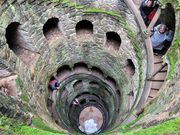 レガレイラ宮殿、逆さの塔