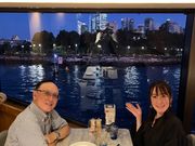 日が沈み、夜景を観ながらのディナー