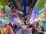 線路両側のお店