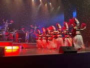 一糸乱れぬラインダンス