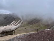 霧と雲…しまいには、あられのような雪…