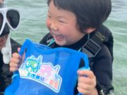 インストラクターさんに抱っこして楽しませてもらいとても嬉しそう