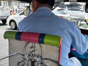 トゥクトゥクに乗り移動