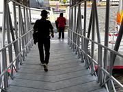 フェリーで移動