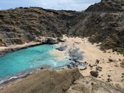 ハロナ潮吹き岩のビーチ