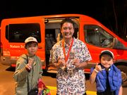 レアなポケモンカードを持っていた関口さんに、子供たちは興奮しました。