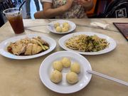 ランチのチキンライスボール