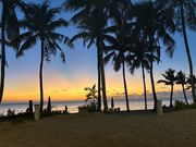 サンセットをバックにBBQとダンス