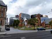 カテドラルスクエアで大聖堂を見学