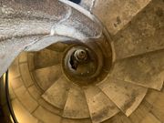 塔の螺旋階段。昔映画で見たような気がする。美し過ぎる。