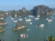 ティートップ島から眺めたハロン湾