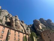 岩山の壮大さが素晴らしいです