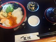 お昼はドライバーさんおすすめのお店で