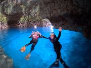 青の洞窟を独占