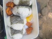 トレッキングの後、ピナイサーラの滝を観ながら昼食。準備してくれてます。