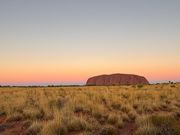 ウルル周りの空の美しいグラデーション