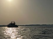 帰りは夕日で金色の海も見れました。