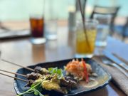 オーカーレストランのカンガルー串焼き