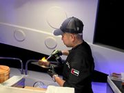 3階のバーで調理されているお寿司。とても美味しかったです。