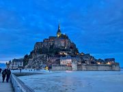 夕暮れ時のモン・サン・ミシェル