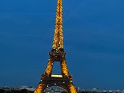 エッフェル塔シャンパンフラッシュ