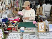 花文字の先生(本当はお休みだったのにわざわざ来てくれた)