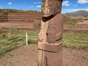 ティワナクの石像