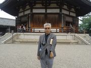 法隆寺の夢殿で