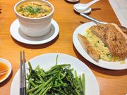 排骨チャーハン
- 季節の野菜炒め
- 酸辣湯（サンラータン）